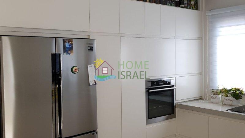 5 комнат в Нетании